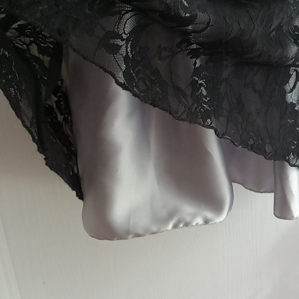 Sirens | Classic Black Lace Mini - Picture 6 of 11